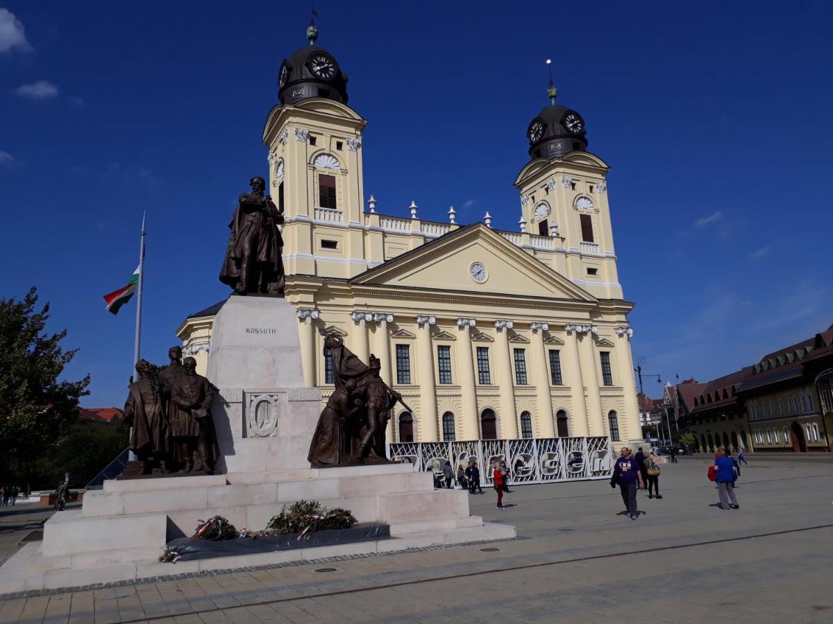 Piac Utcai Apartman Debrecen Exteriör bild