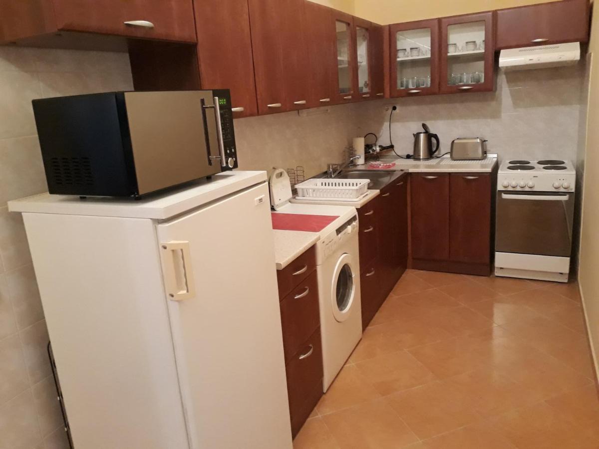 Piac Utcai Apartman Debrecen Exteriör bild