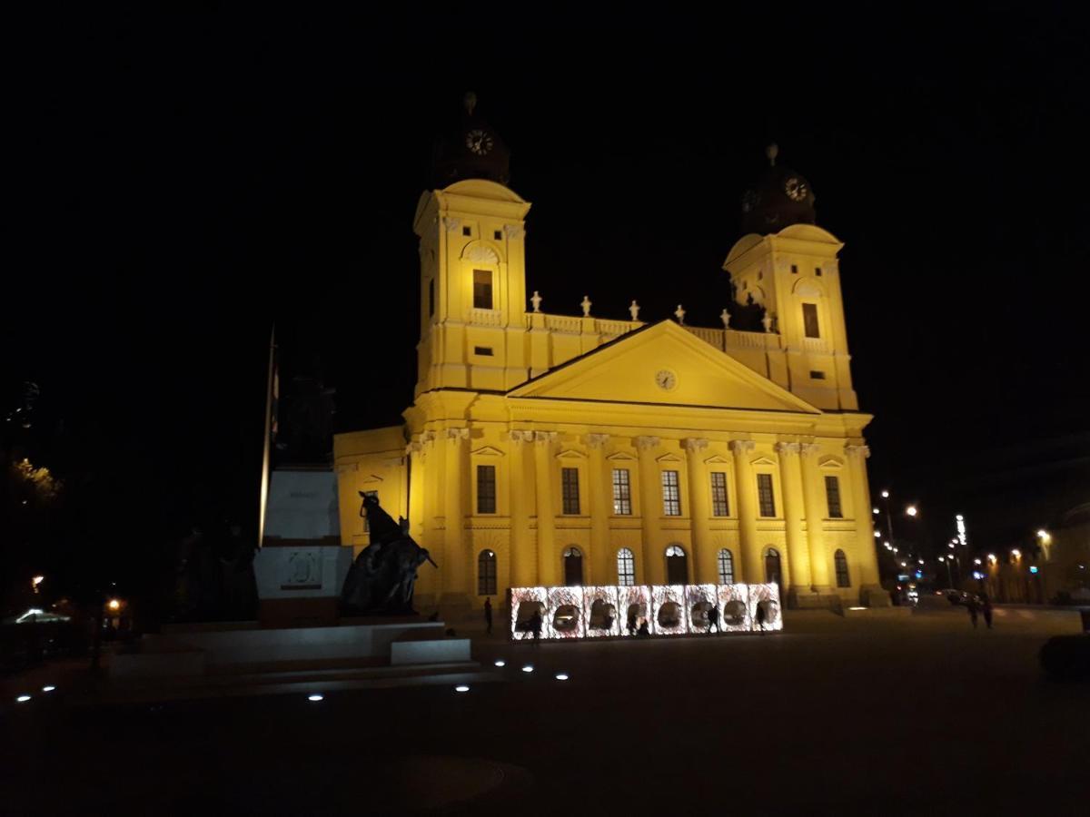 Piac Utcai Apartman Debrecen Exteriör bild