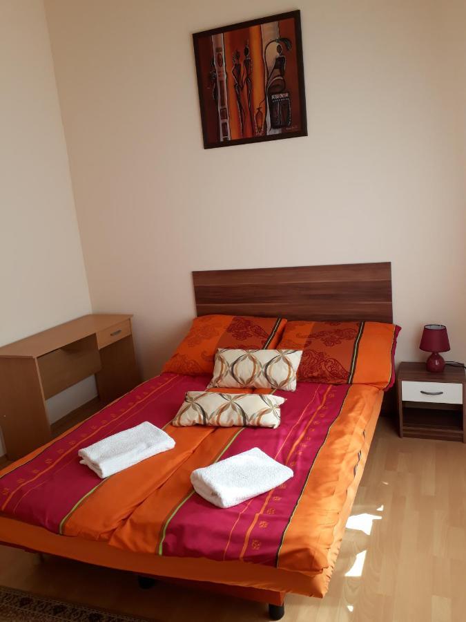Piac Utcai Apartman Debrecen Exteriör bild