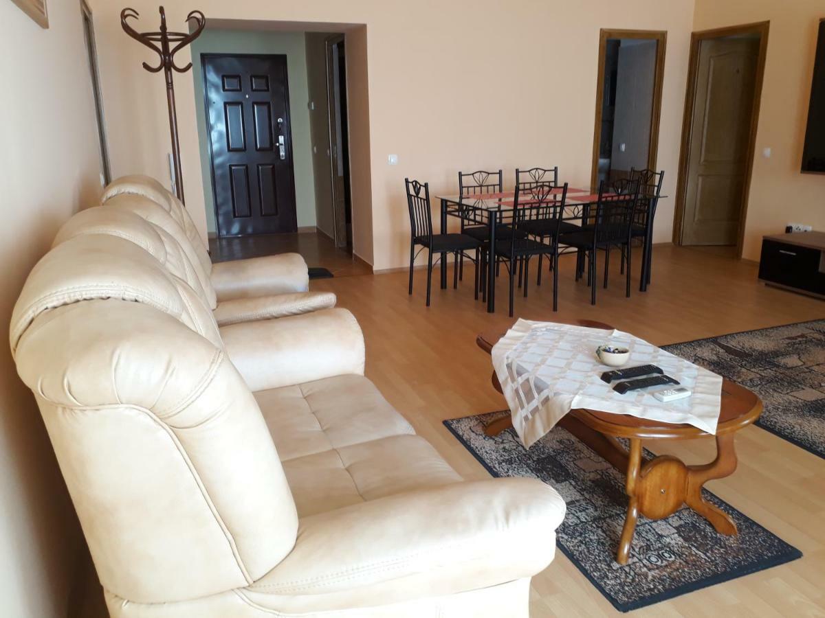 Piac Utcai Apartman Debrecen Exteriör bild