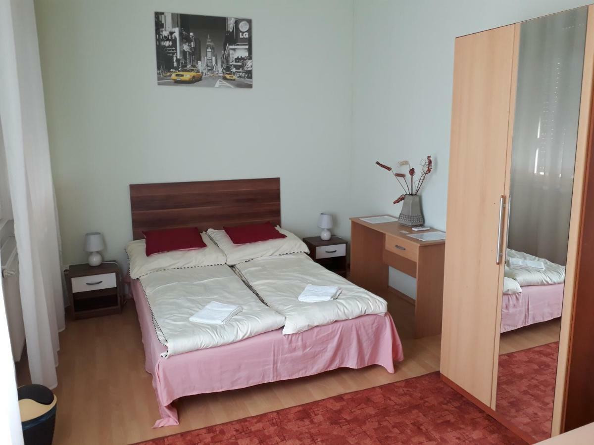 Piac Utcai Apartman Debrecen Exteriör bild