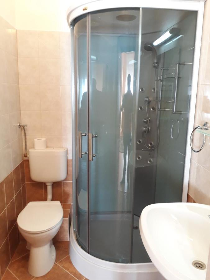 Piac Utcai Apartman Debrecen Exteriör bild