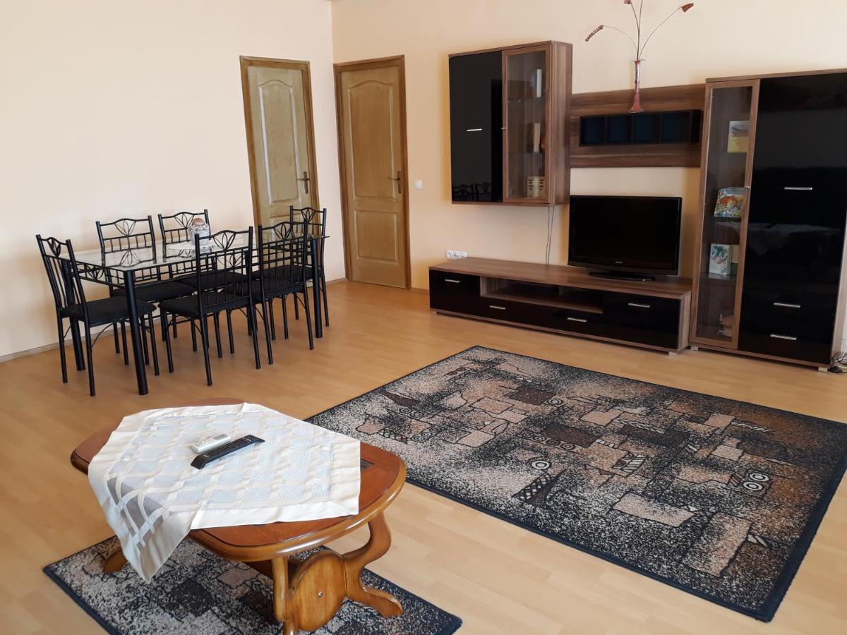 Piac Utcai Apartman Debrecen Exteriör bild
